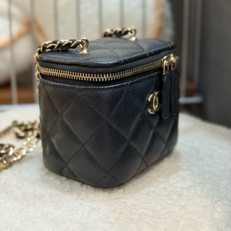 Chanel黑金荔枝牛皮小盒子🔗經典皮穿鏈結合雙C金屬鍊節-2