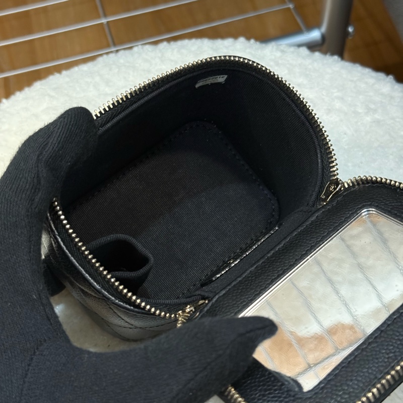 Chanel黑金荔枝牛皮小盒子🔗經典皮穿鏈結合雙C金屬鍊節-17