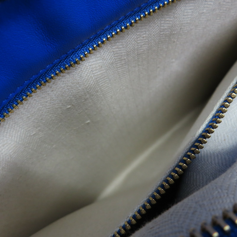 藍色 壓紋牛皮 肩背包【LOEWE 羅威】-6