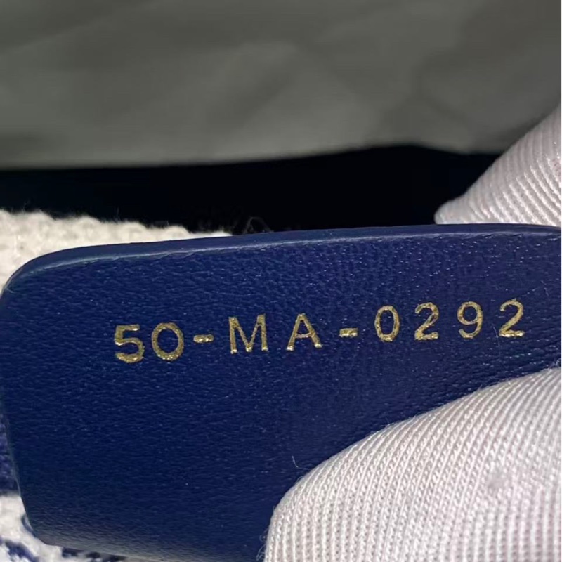 Dior 迪奧 Bubble 聖誕限定的八芒星流蘇刺繡小水桶，15✖️18-6