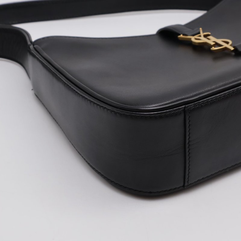YSL Le 5 A 7滑面牛皮腋下Hobo - 黑金-5