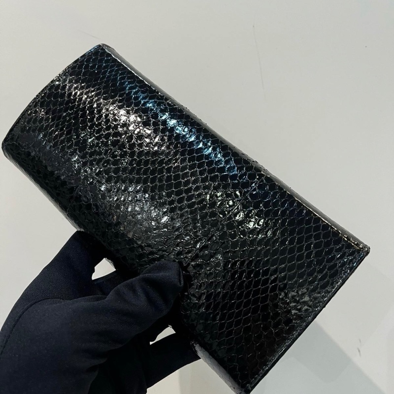 Ferragamo leather black wallet-1