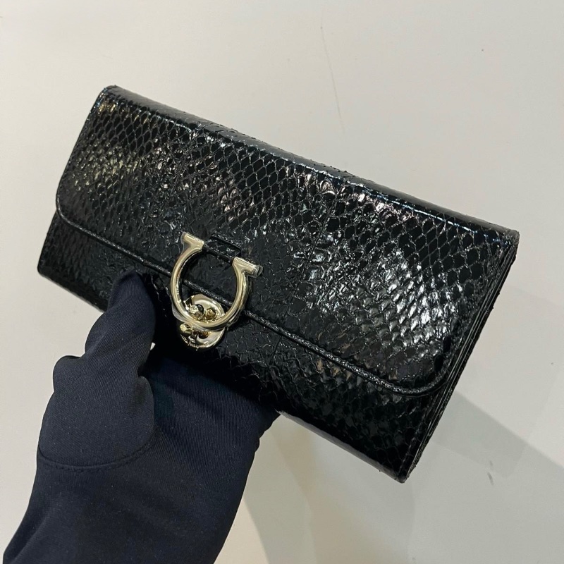 Ferragamo leather black wallet-2