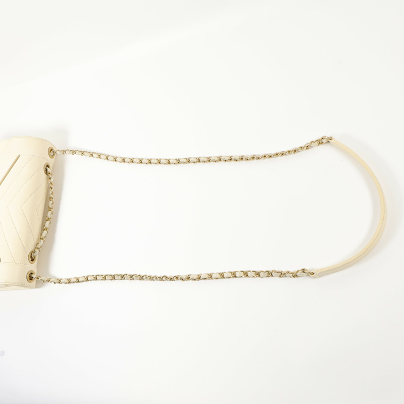 CHANEL 牛皮皮革Chain Shoulder金扣鏈帶肩背袋-4