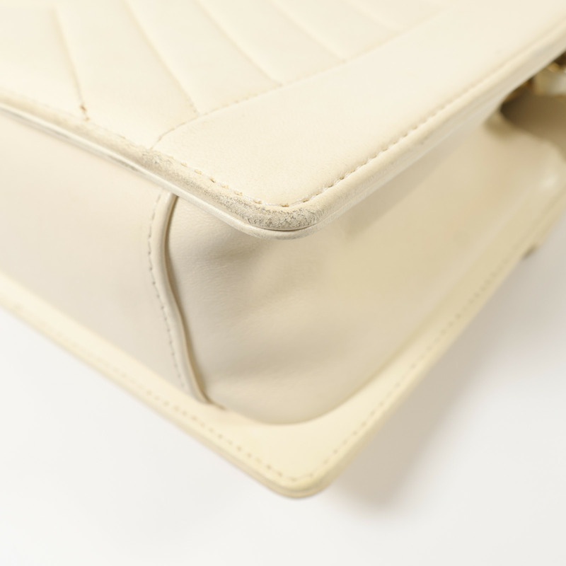 CHANEL 牛皮皮革Chain Shoulder金扣鏈帶肩背袋-19