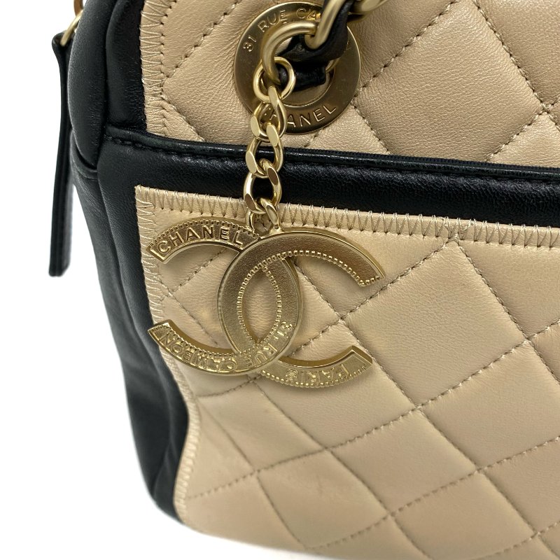 △ Chanel 香奈兒 Black, Beige Lambskin Gold Tone Metal Chain Shoulder Bag No.18 A67688 黑色, 淺褐色羊皮金色金屬鏈條肩背袋 No.18 A67688 -257023312-7