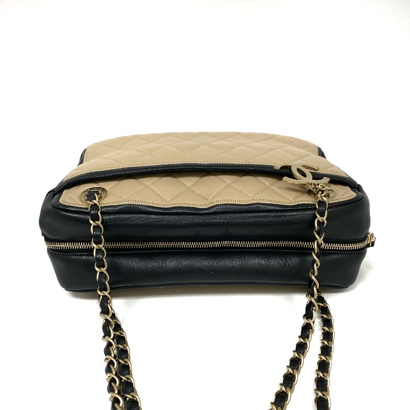 △ Chanel 香奈兒 Black, Beige Lambskin Gold Tone Metal Chain Shoulder Bag No.18 A67688 黑色, 淺褐色羊皮金色金屬鏈條肩背袋 No.18 A67688 -257023312-8