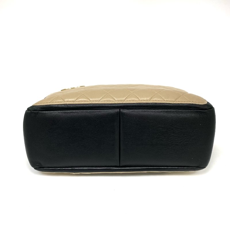 △ Chanel 香奈兒 Black, Beige Lambskin Gold Tone Metal Chain Shoulder Bag No.18 A67688 黑色, 淺褐色羊皮金色金屬鏈條肩背袋 No.18 A67688 -257023312-9