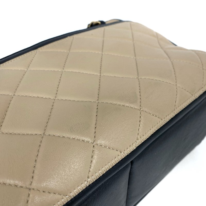 △ Chanel 香奈兒 Black, Beige Lambskin Gold Tone Metal Chain Shoulder Bag No.18 A67688 黑色, 淺褐色羊皮金色金屬鏈條肩背袋 No.18 A67688 -257023312-12