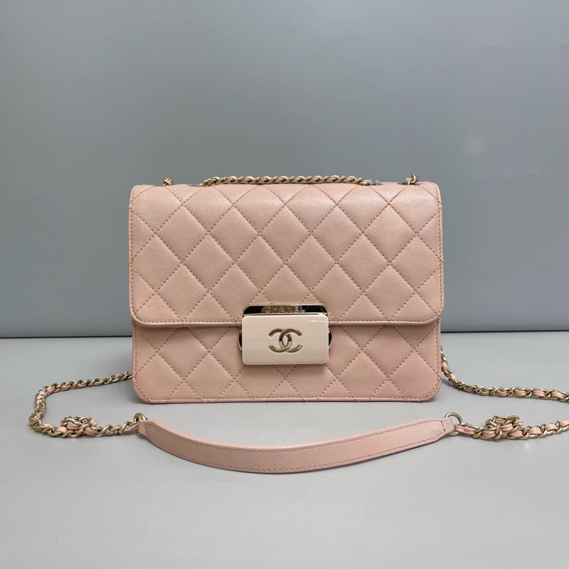 Chanel香奈兒 粉色全皮菱格琺瑯扣單肩斜挎包-0