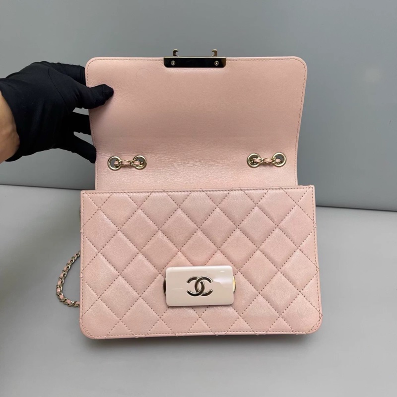 Chanel香奈兒 粉色全皮菱格琺瑯扣單肩斜挎包-6