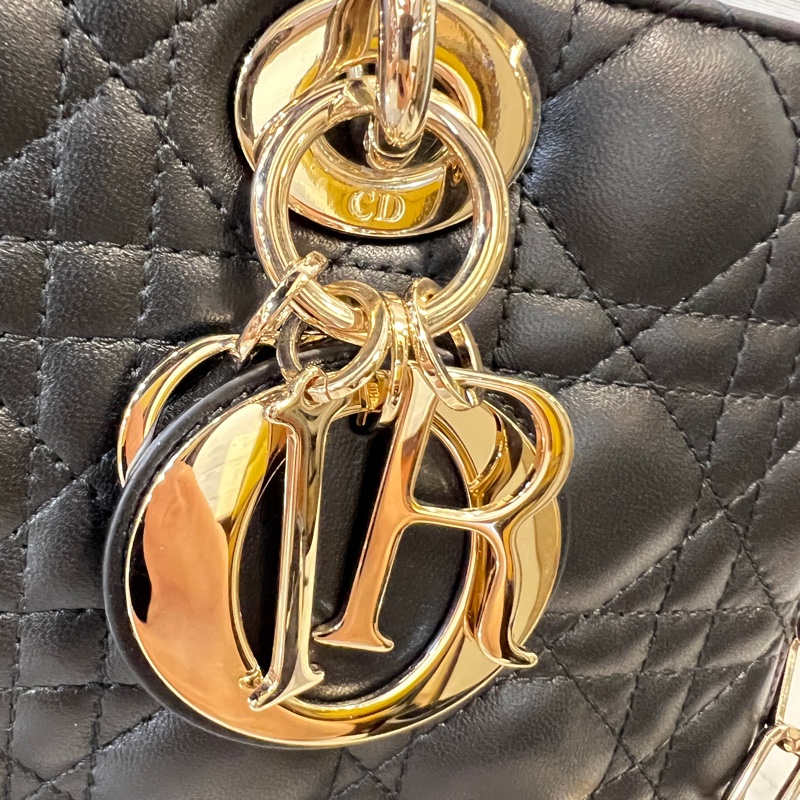 Dior 黑羊皮籐格紋淡金釦Lady Dior中型手提肩斜背包-11