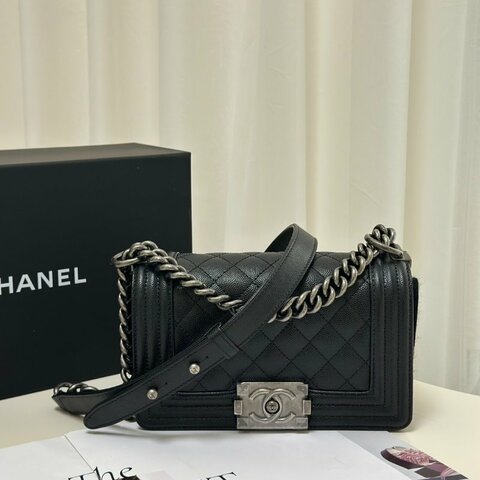 CHANEL Boy20 粒面牛皮口蓋包 - 黑銀