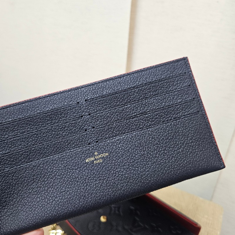 [包況很好瘋狂價格❣️就一顆 ] LV深藍牛皮壓紋金釦Pochette三合一鏈包-18