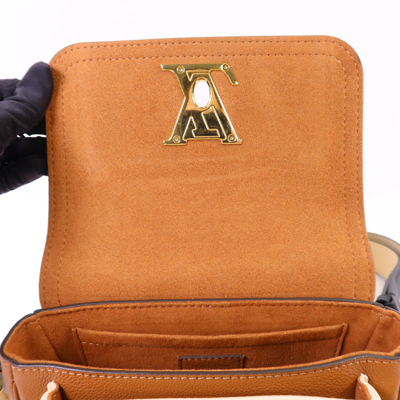 LOUIS VUITTON 牛皮皮革Lockme Tender金扣肩背袋-15