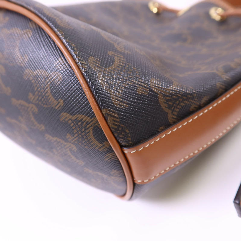 CELINE 塗層帆布Triomphe Drawstring Small Bucket金扣肩背袋-12