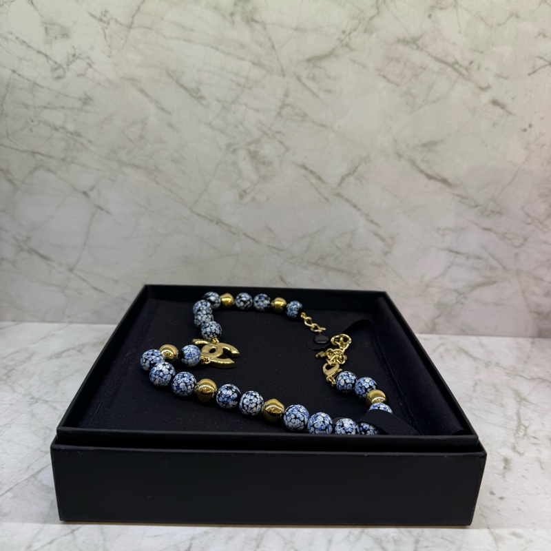CHANEL藍色琉璃金珠珠水鑽雙C頸練-4