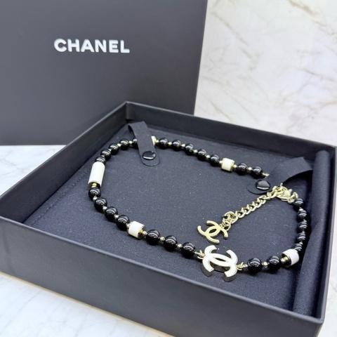 CHANEL黑珍珠配白琺瑯項鍊