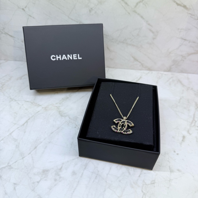 CHANEL淡金皮穿鍊帶鑽項鍊-0