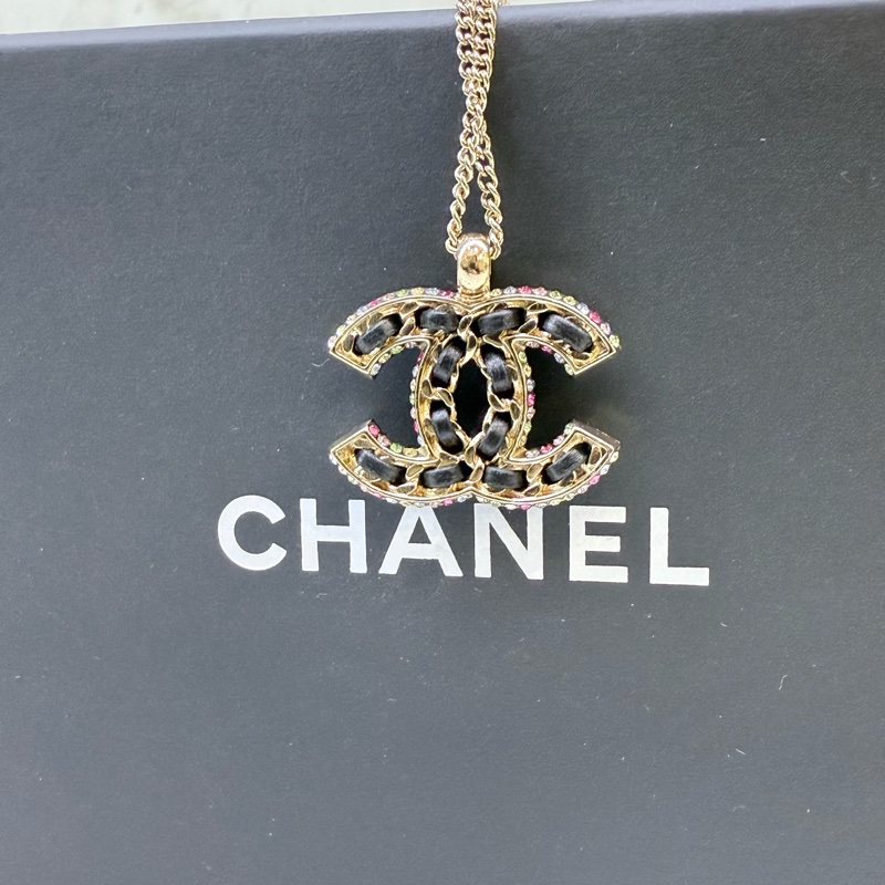 CHANEL淡金皮穿鍊帶鑽項鍊-2