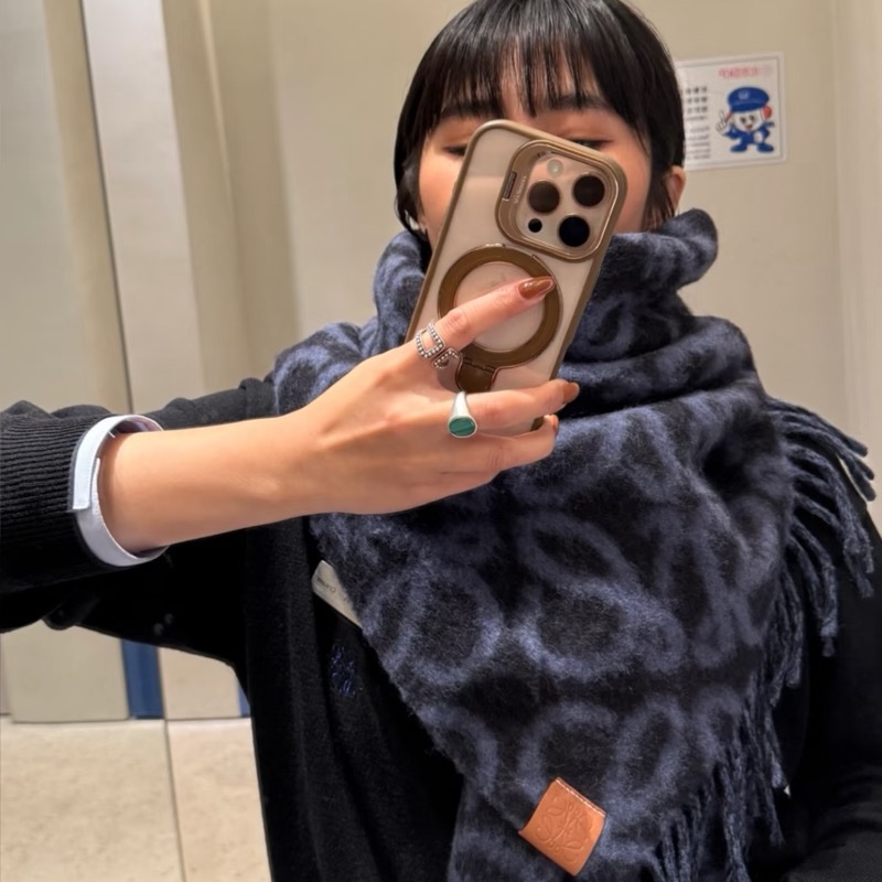 📨新到Loewe/羅意威圍巾，藍色雙面logo羊絨圍巾，尺寸：186*36cm Anagram羊駝毛-4