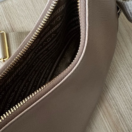 Prada hobo 三合一粉沙色皮革款 斜背包 提包 肩背包-5