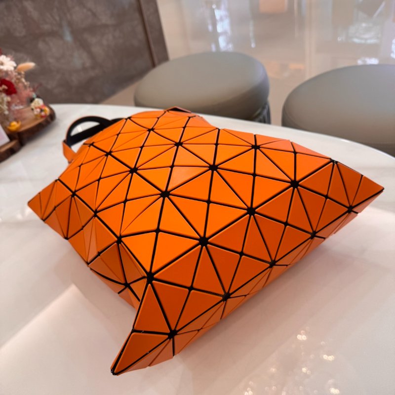 *SHIHNA名牌精品* BAOBAO ISSEY MIYAKE 三宅一生 6x6亮面手提包-8