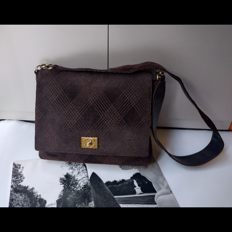 Chanel 金釦咖麂皮大菱格下蓋書包-0