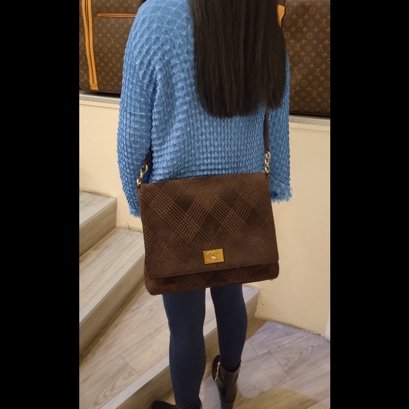 Chanel 金釦咖麂皮大菱格下蓋書包-6