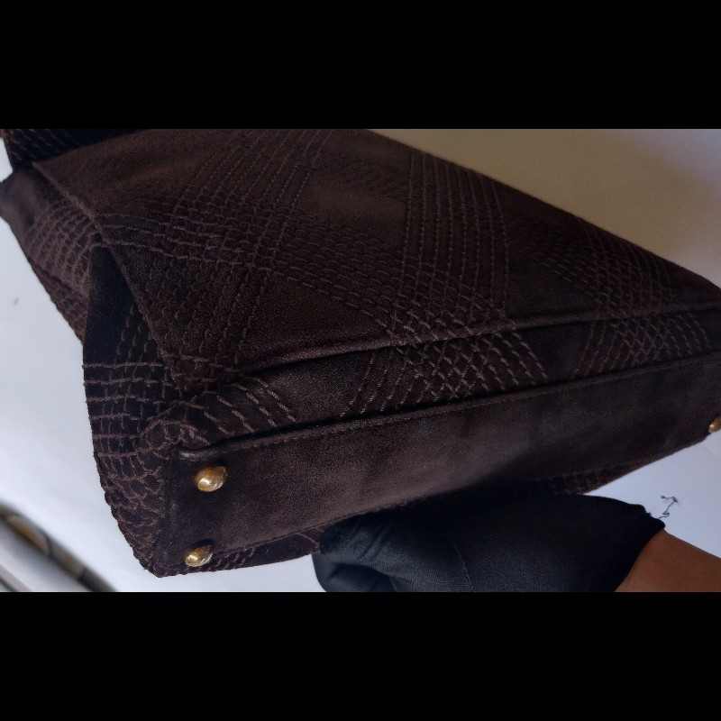 Chanel 金釦咖麂皮大菱格下蓋書包-9