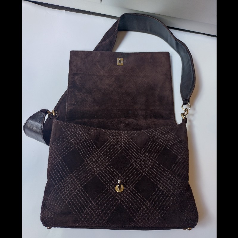 Chanel 金釦咖麂皮大菱格下蓋書包-18