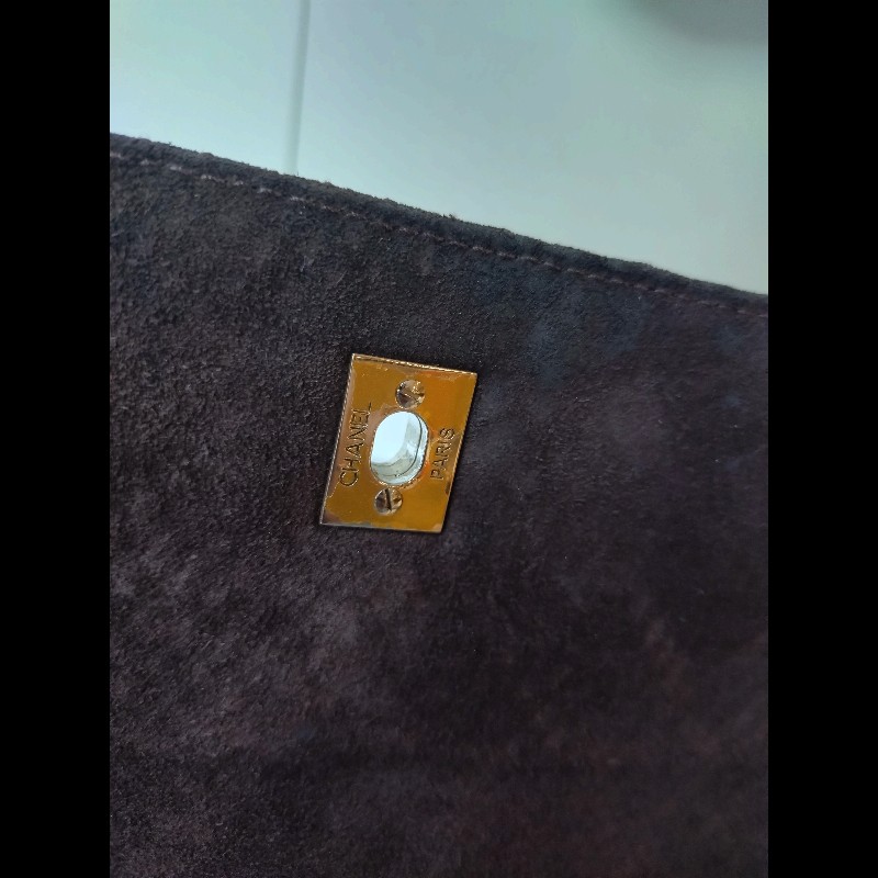 Chanel 金釦咖麂皮大菱格下蓋書包-23