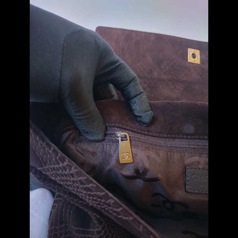 Chanel 金釦咖麂皮大菱格下蓋書包-27