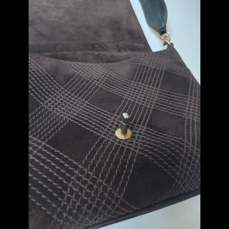 Chanel 金釦咖麂皮大菱格下蓋書包-28