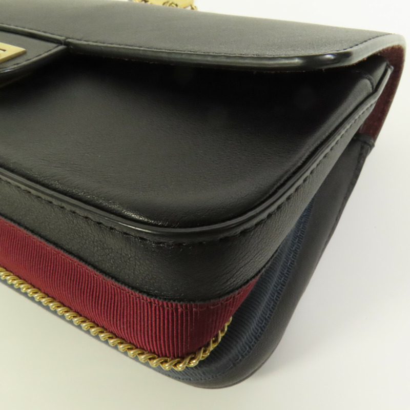 CHANEL 牛皮皮革Chain Shoulder金扣鏈帶肩背袋-10