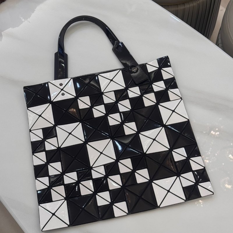 *SHIHNA名牌精品* BAOBAO ISSEY MIYAKE 三宅一生 6x6亮面手提包-6