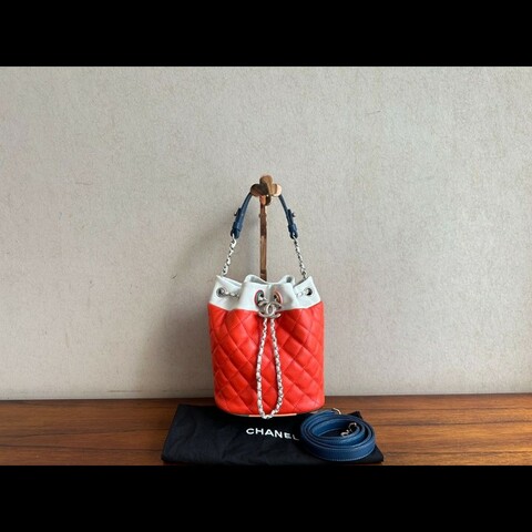 Chanel 橘白色雙拼牛皮水桶包