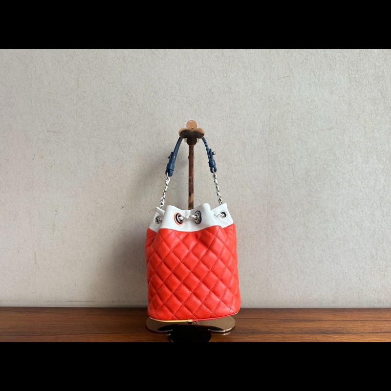 Chanel 橘白色雙拼牛皮水桶包-1