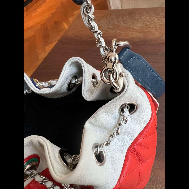 Chanel 橘白色雙拼牛皮水桶包-8