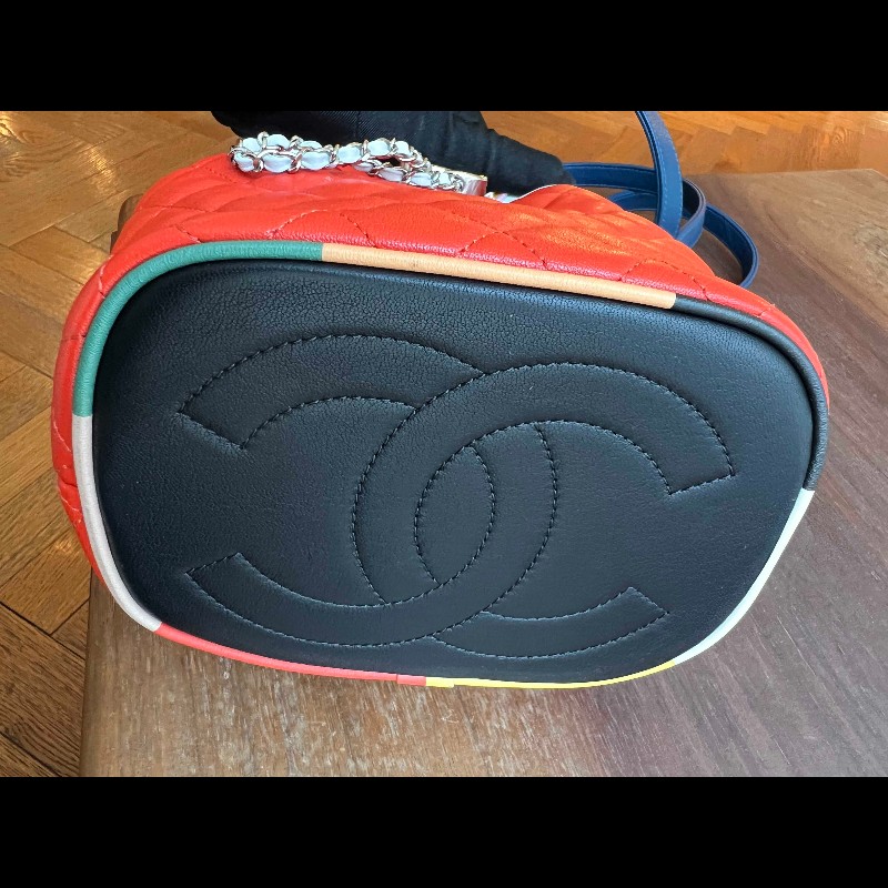 Chanel 橘白色雙拼牛皮水桶包-14
