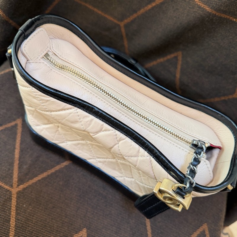 Chanel 奶茶色流浪包小號-2