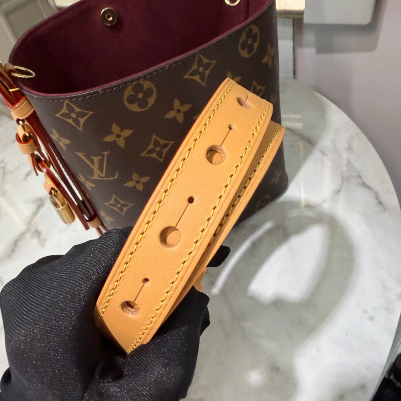 LV 原花金釦AllinBB手提斜背水桶包M12925-8