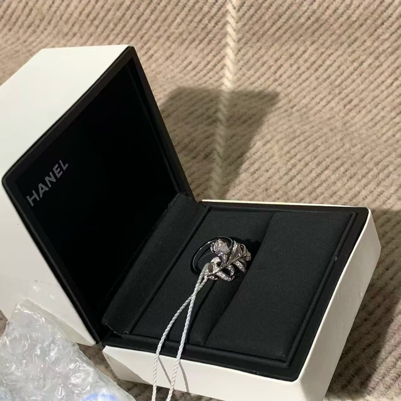 香奈兒Chanel PLUME系列鑽石羽毛戒指 0.55克拉 49碼-5