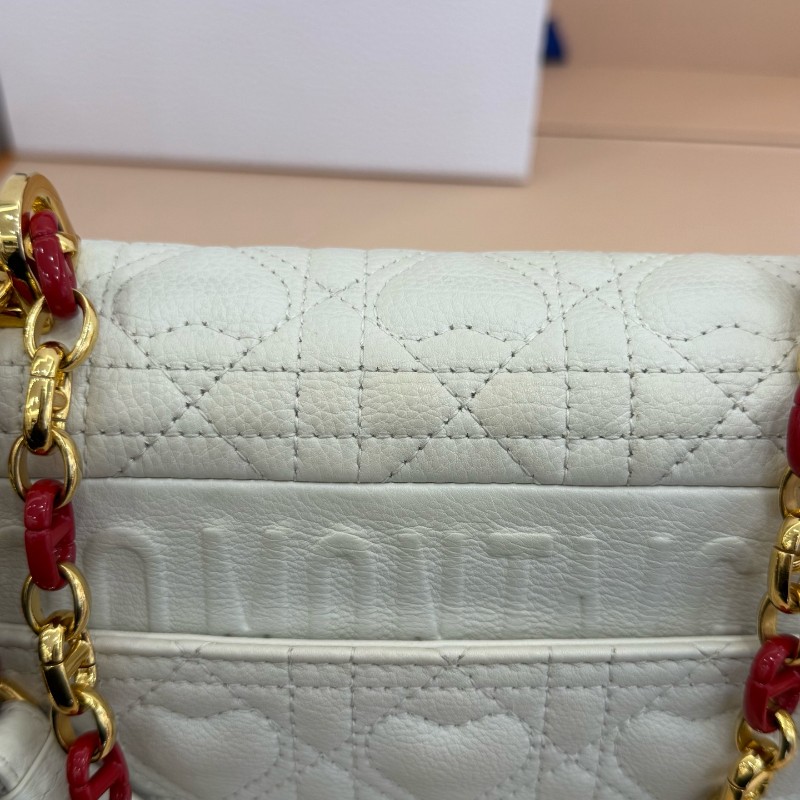 Dior 情人節限量款 caro白色愛心鏈條包 中號-13