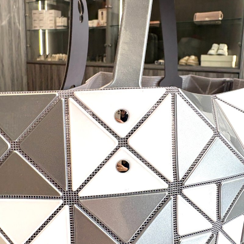 *SHIHNA名牌精品* BAOBAO ISSEY MIYAKE 三宅一生 6x6亮面手提包-3