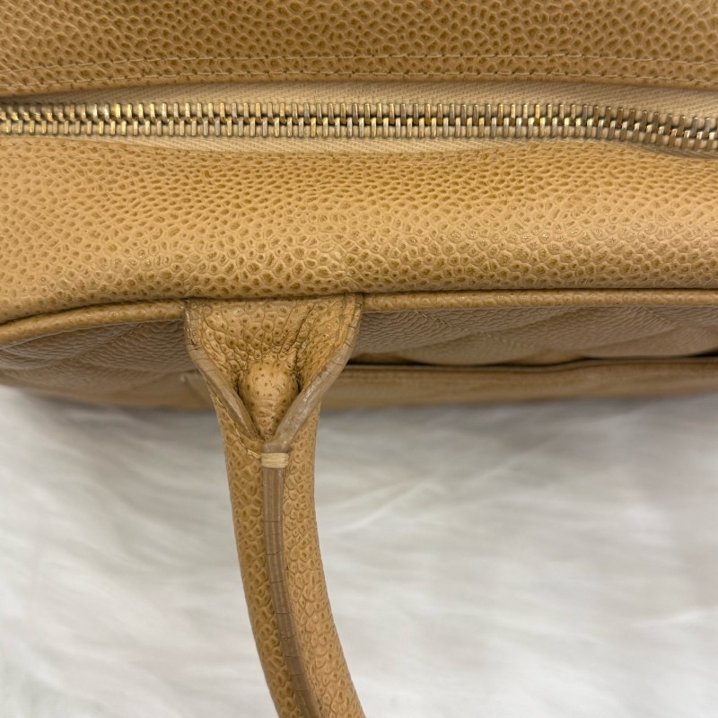 Chanel 奶茶色小號保齡球 荔枝牛皮 手提包-5