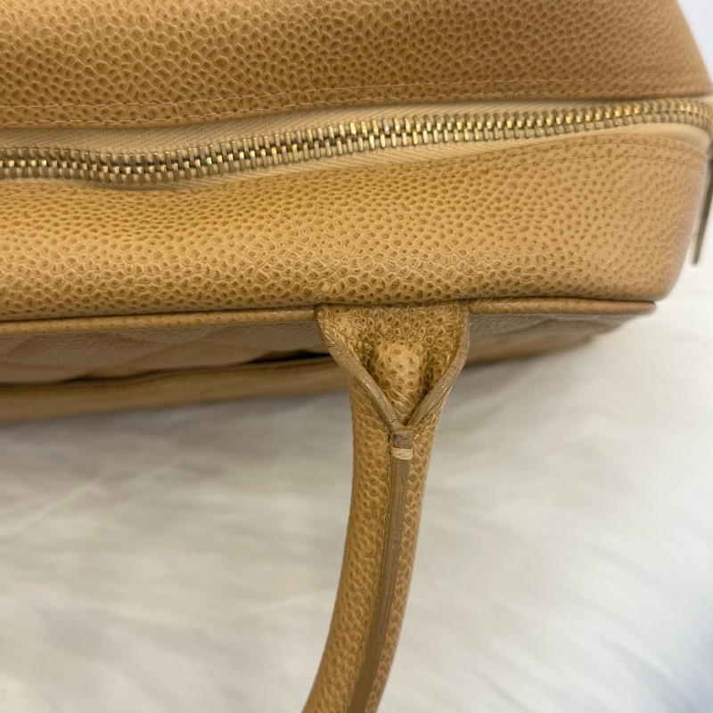 Chanel 奶茶色小號保齡球 荔枝牛皮 手提包-6