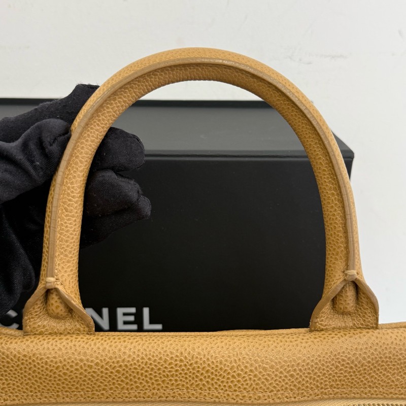 Chanel 奶茶色小號保齡球 荔枝牛皮 手提包-10