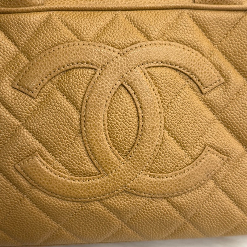 Chanel 奶茶色小號保齡球 荔枝牛皮 手提包-11