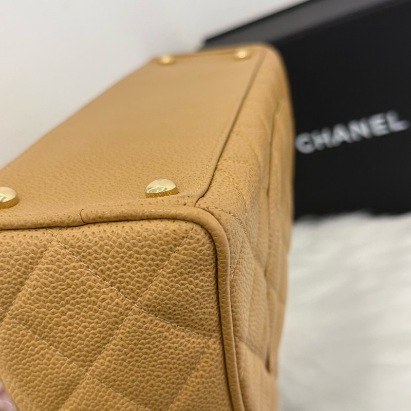 Chanel 奶茶色小號保齡球 荔枝牛皮 手提包-14